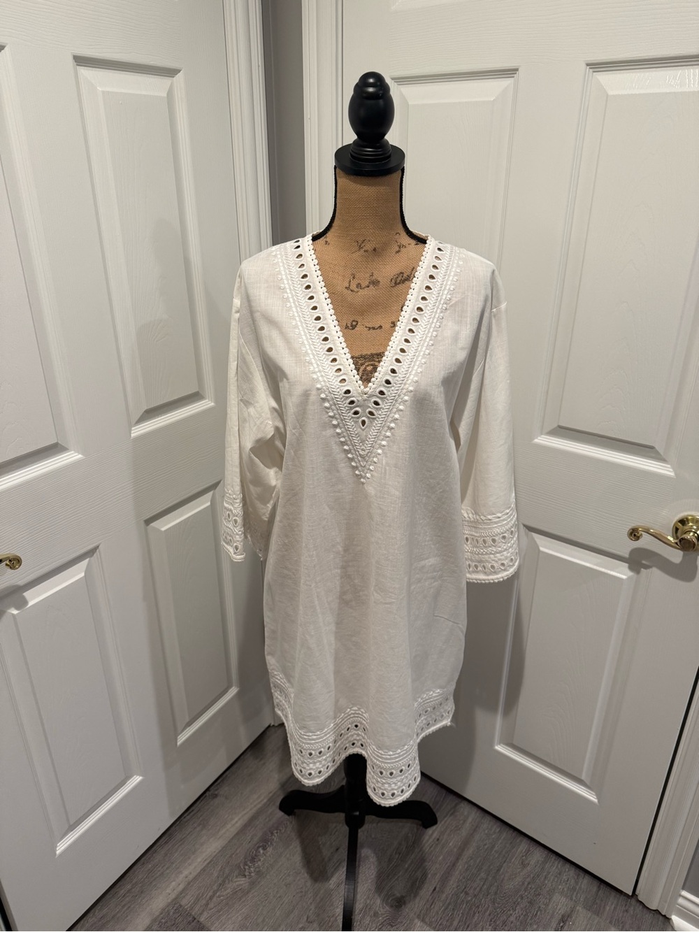 Boden Women’s  White Eyelet V-Neck Midi Dress